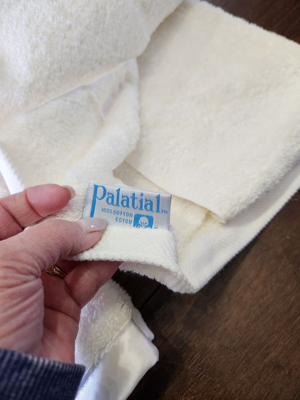 Palatial Embroidered Ivory Towel Set - 8 Piece Bath, Hand, Washcloth,finger - Picture 6 of 7